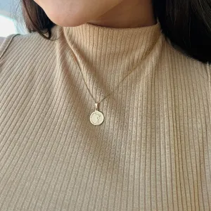 PINGENTE PROFISSÃO EDUCAÇÃO FÍSICA. BANHADO A OURO 18K.