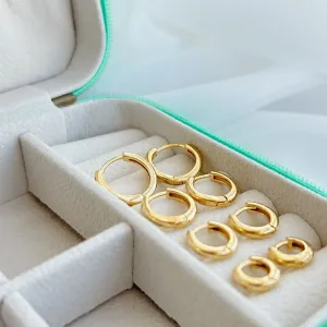 ARGOLA LISA BÁSICA. TAMANHO M. BANHADA A OURO 18K.
