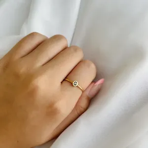 ANEL DE LETRA G DOURADO. BANHADO A OURO 18K.