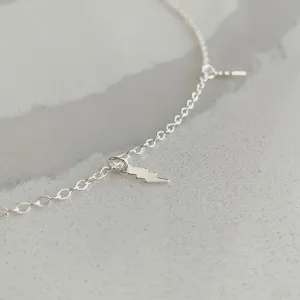 CHOKER ELOS COM 5 RAIOS. 35CM E 2CM DE REGULAGEM. EM PRATA 925.