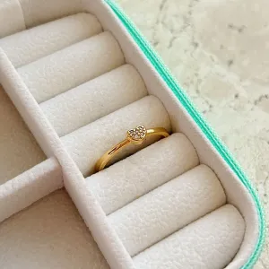 ANEL COM CORAÇÃO 5MM CRAVEJADO. BANHADO OURO 18K.
