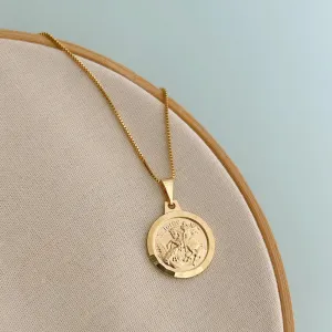 COLAR COM MEDALHA DE SÃO JORGE ESCOVADA. 45CM DE COMPRIMENTO E 5CM DE REGULAGEM. BANHADO A OURO 18K.