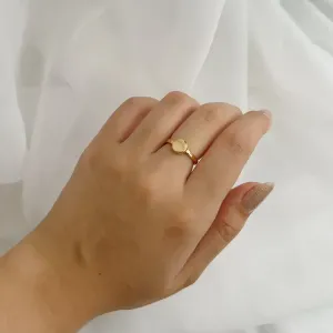 ANEL REGULÁVEL CÍRCULO. BANHADO A OURO 18K.