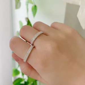 ANEL APARADOR COM 2 FILEIRAS CRAVEJADAS. EM PRATA 925.