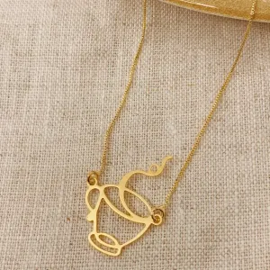 COLAR XÍCARA DE CAFÉ. 45CM DE COMPRIMENTO. BANHADO A OURO 18K.
