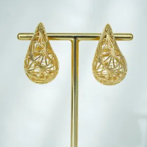 BRINCO GOTA DOURADA TRABALHADA GG. BANHADO A OURO 18K.