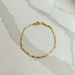 PULSEIRA MASCULINA ELO PIASTRINE COM 3MM DE ESPESSURA. 20CM DE COMPRIMENTO. BANHADA A OURO 18K.