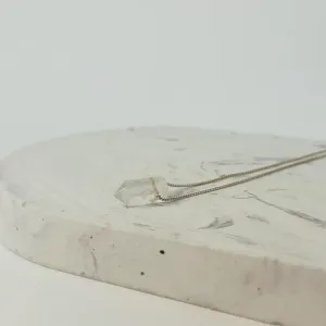 COLAR COM CRISTAL. 40CM DE COMPRIMENTO E 2CM DE REGULAGEM. EM PRATA 925.