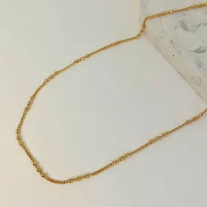 COLAR ELOS COM TRIOS DE BOLINHA DIAMANTADAS. 45CM DE COMPRIMENTO. BANHADO A OURO 18K.