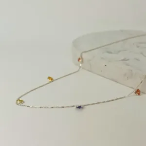 COLAR CORAÇÕES CANDY COLOR. 40CM DE COMPRIMENTO E 5CM DE REGULAGEM. EM PRATA 925.