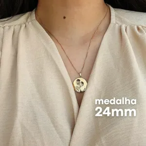 COLAR PERSONALIZADO MEDALHA 24MM DOURADO. 45CM DE COMPRIMENTO E 5CM DE REGULAGEM. BANHADO A OURO 18K.