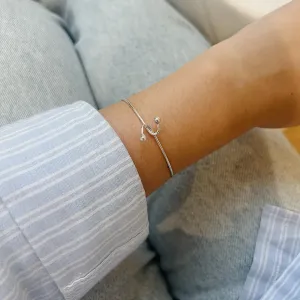 PULSEIRA BRACELETE GANCHO. 5,5CM DE DIÂMETRO. EM PRATA 925.