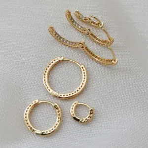 TRIO ARGOLA 1 FILEIRA DE ZIRCÔNIA COM CRAVEJADO INTERNO. TAMANHO P/M/G. BANHADO A OURO 18K.