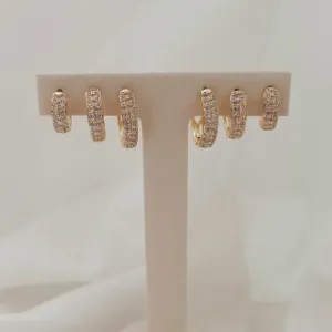 TRIO ARGOLA 2 FILEIRAS CRAVEJADAS. TAMANHO P/M/G. BANHADA A OURO 18K.