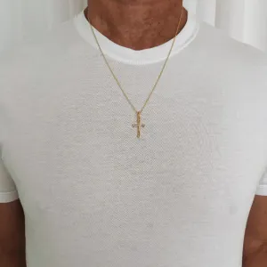 COLAR ELOS COM CRUZ VAZADA ARREDONDADA. 60CM DE COMPRIMENTO. BANHADO A OURO 18K.