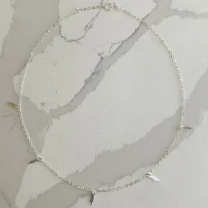 CHOKER ELOS COM 5 RAIOS. 35CM E 2CM DE REGULAGEM. EM PRATA 925.