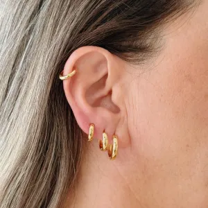 TRIO ARGOLA LISA GROSSA (4MM). TAMANHO P/M/G. BANHADA A OURO 18K.