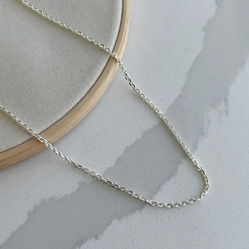 COLAR MINI CARTIER EM PRATA 925. 70CM DE CPOMPRIMENTO.