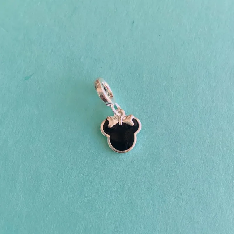 BERLOQUE SILHUETA MINNIE. EM PRATA 925.