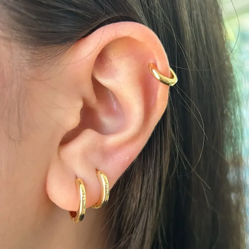 TRIO ARGOLA LISA BÁSICA (P/M/G). BANHADO A OURO 18K.