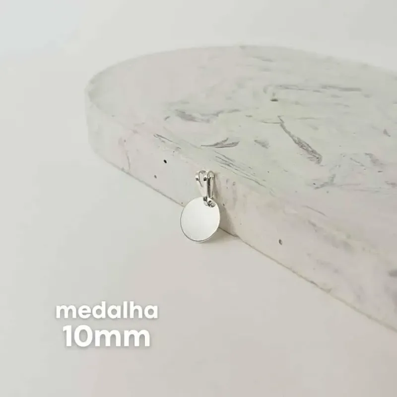 PINGENTE PERSONALIZADO MEDALHA 10MM PRATEADO. BANHADO A PRATA.