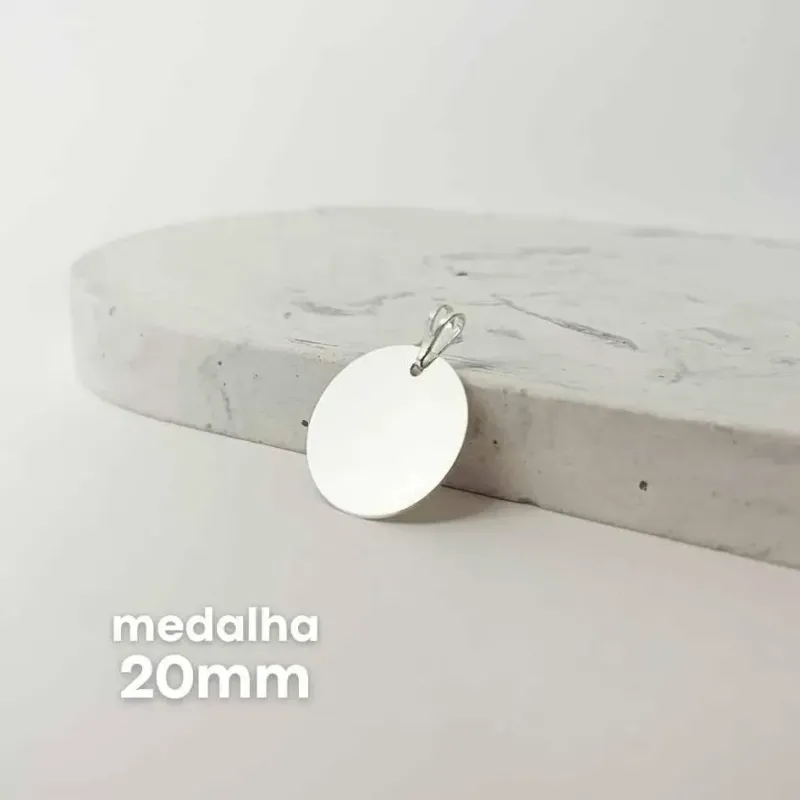 PINGENTE PERSONALIZADO MEDALHA 20MM PRATEADO. BANHADO A PRATA.
