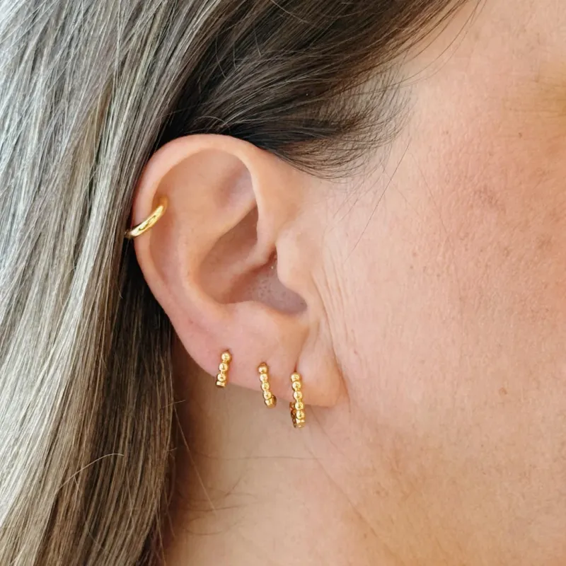 TRIO ARGOLA BOLINHA (P/M/G). BANHADO A OURO 18K.