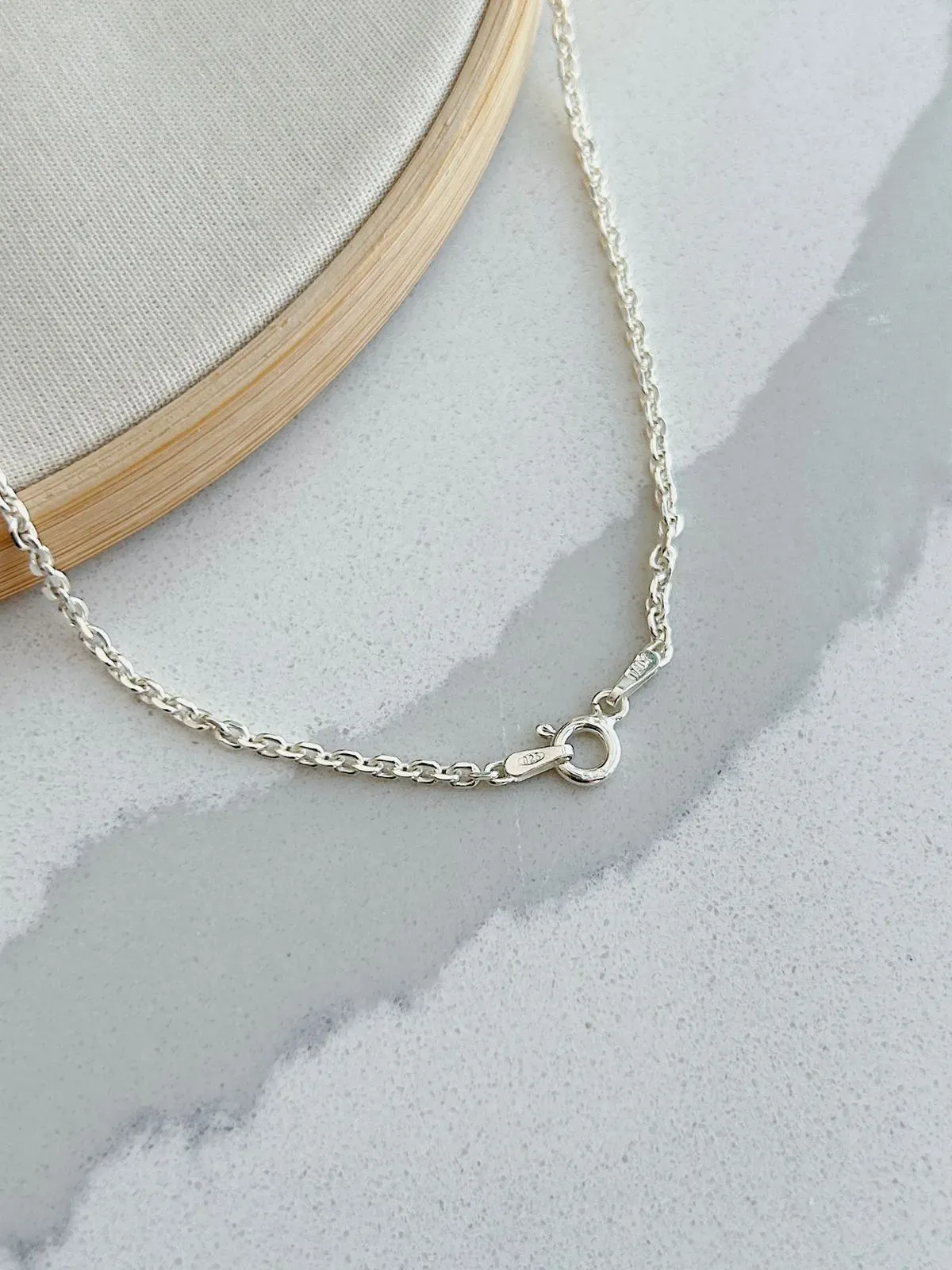 COLAR MINI CARTIER EM PRATA 925. 70CM DE CPOMPRIMENTO.