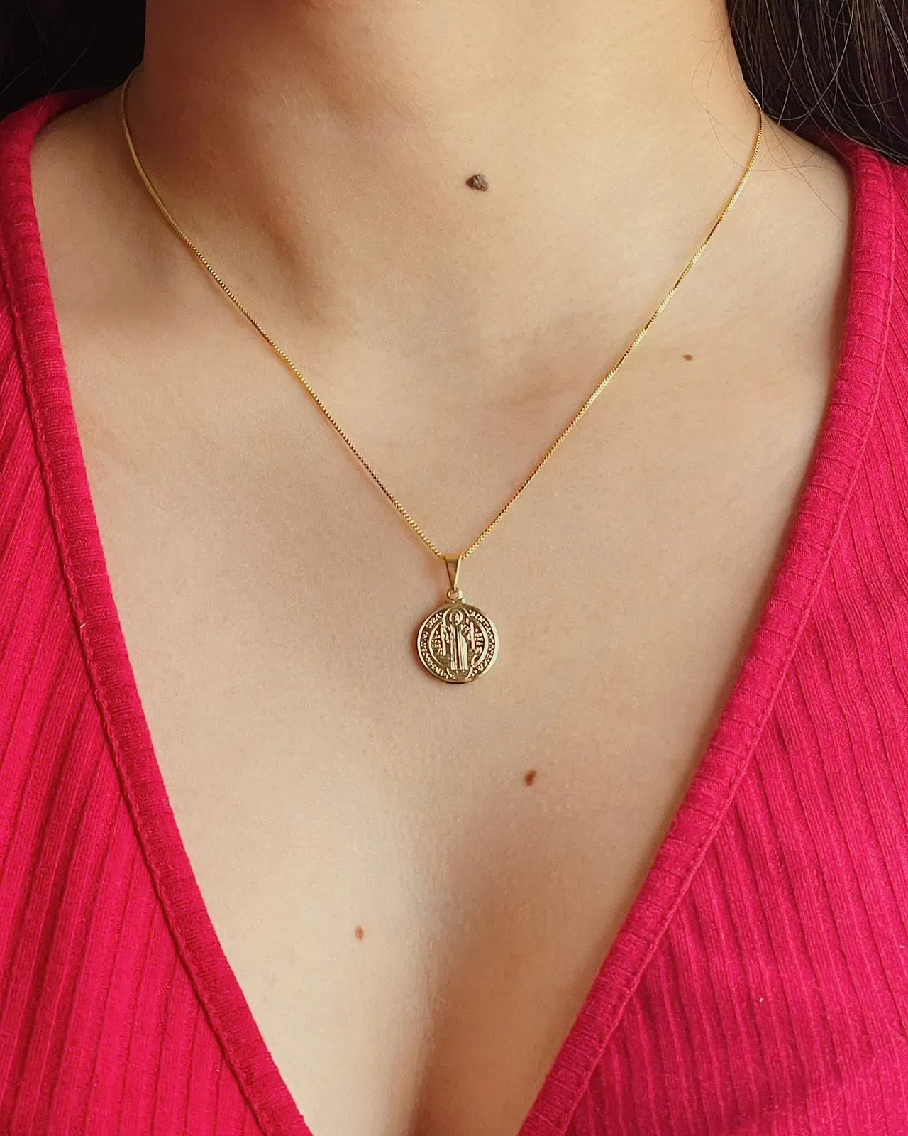 COLAR VENEZIANA GROSSA. 45CM DE COMPRIMENTO E EXTENSOR DE 5CM. BANHADO A OURO 18K.