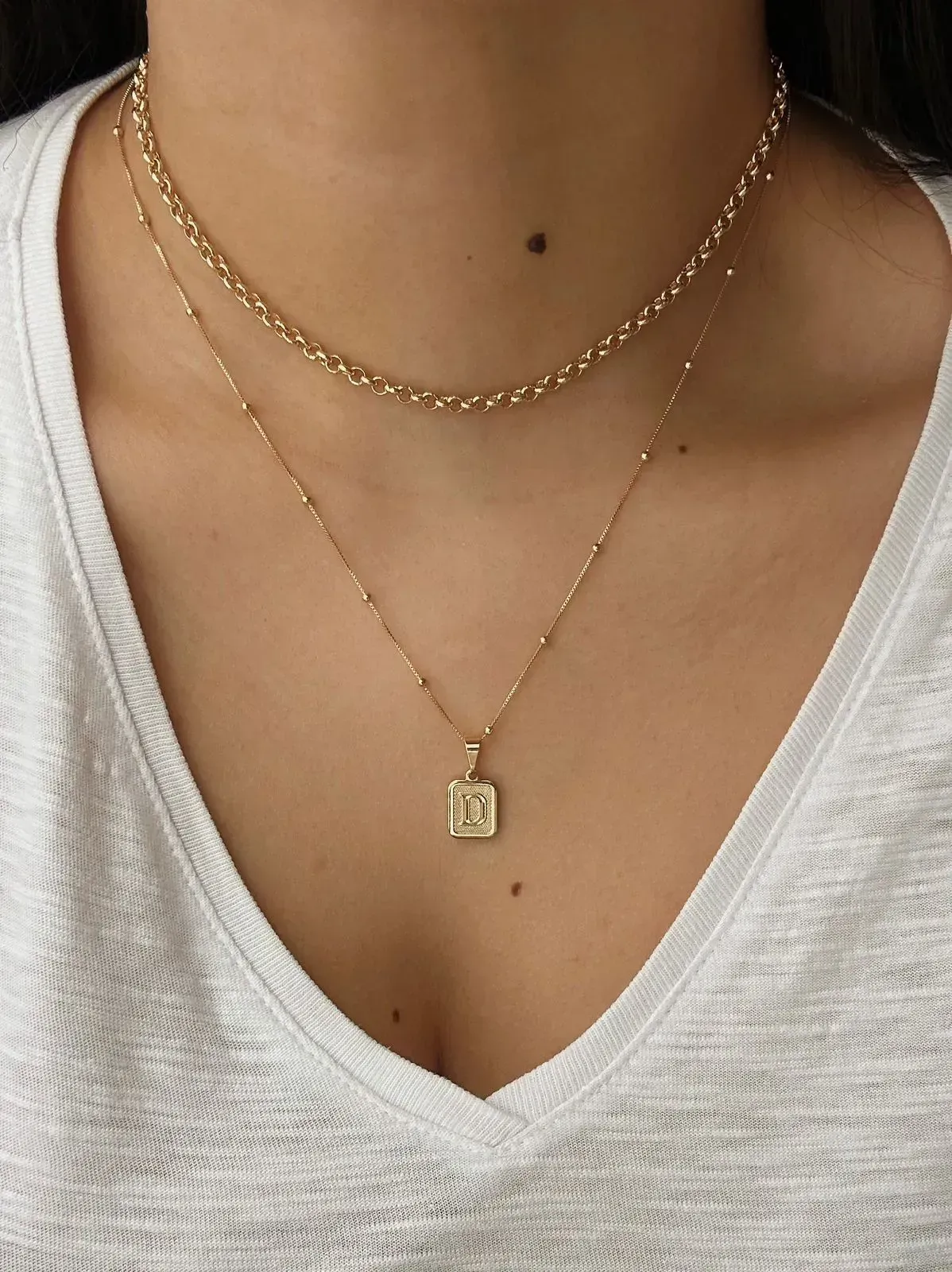 COLAR BOLINHAS. 45CM DE COMPRIMENTO. BANHADO A OURO 18K.
