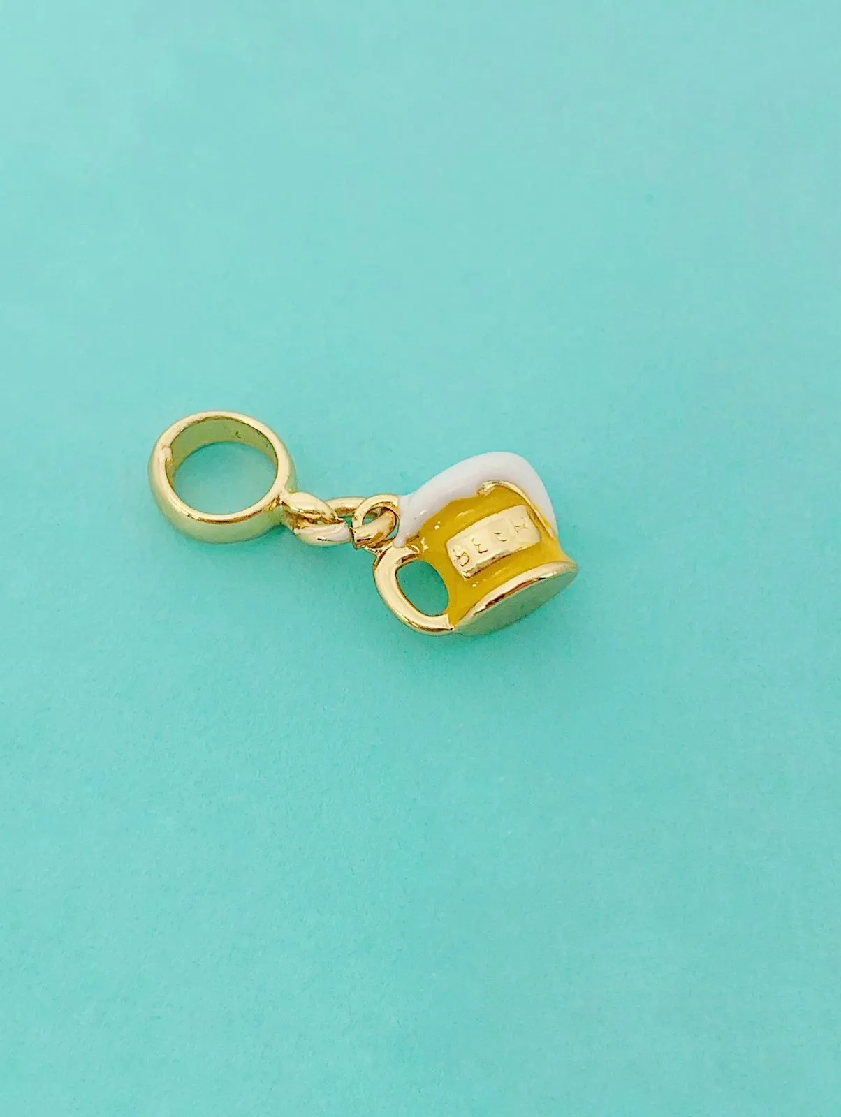 BERLOQUE BEER. BANHADO A OURO 18K.