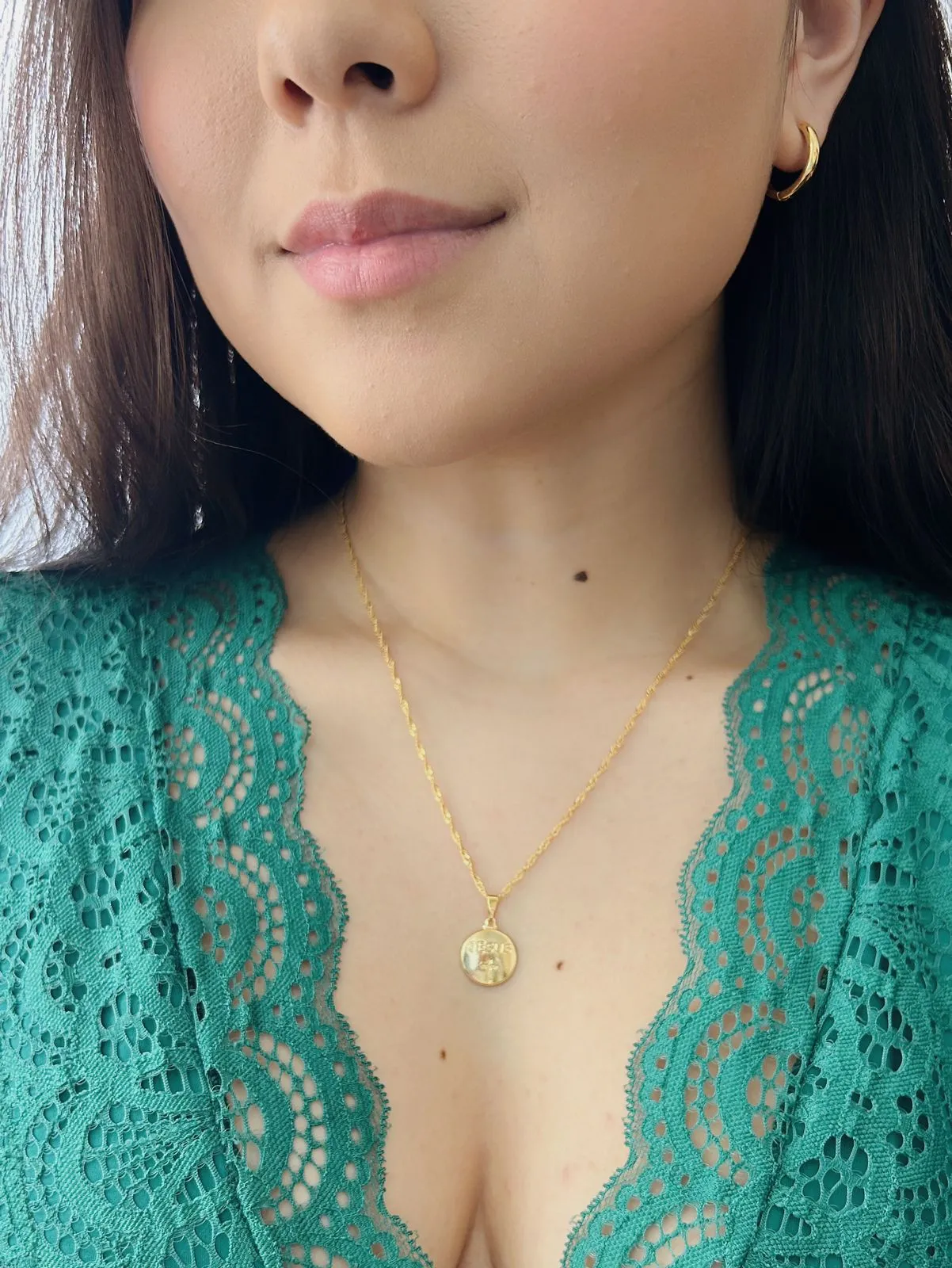 COLAR SINGAPURA. 50CM DE COMPRIMENTO. BANHADO A OURO 18K.