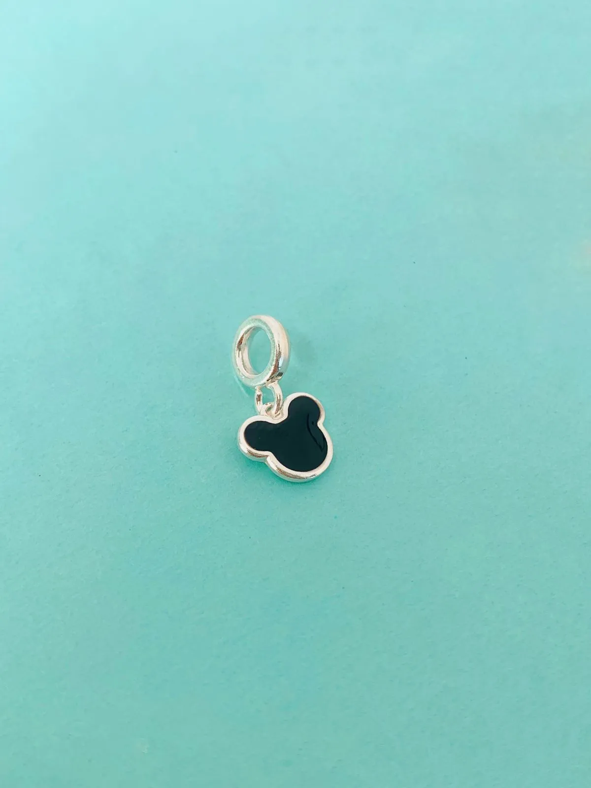 BERLOQUE SILHUETA MICKEY. EM PRATA 925.