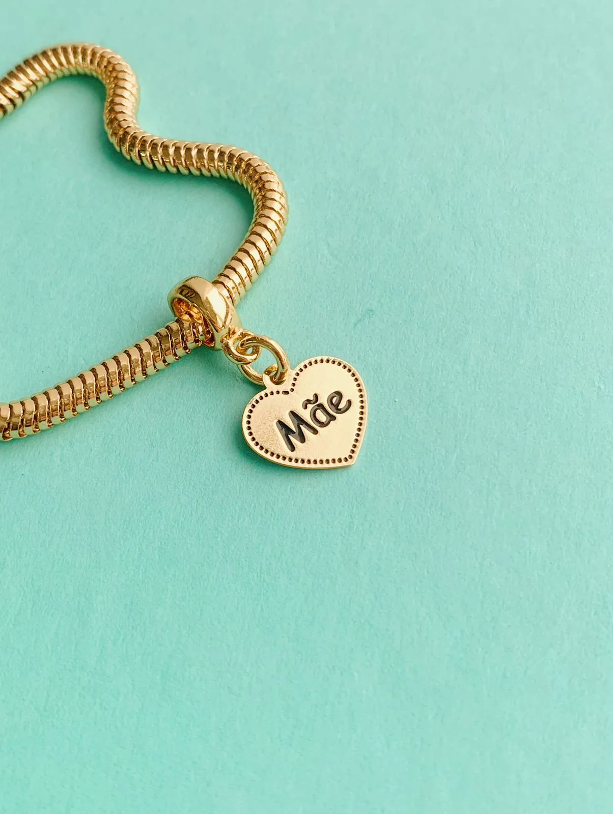 BERLOQUE MÃE. BANHADO A OURO 18K.