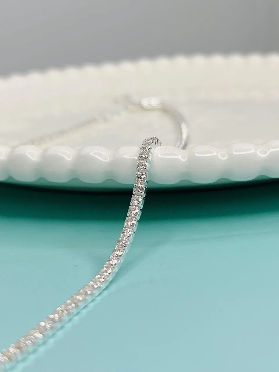 CHOKER RIVIERA COM 2MM DE ESPESSURA. 35CM DE COMPRIMENTO E 5CM DE REGULAGEM. EM PRATA 925.