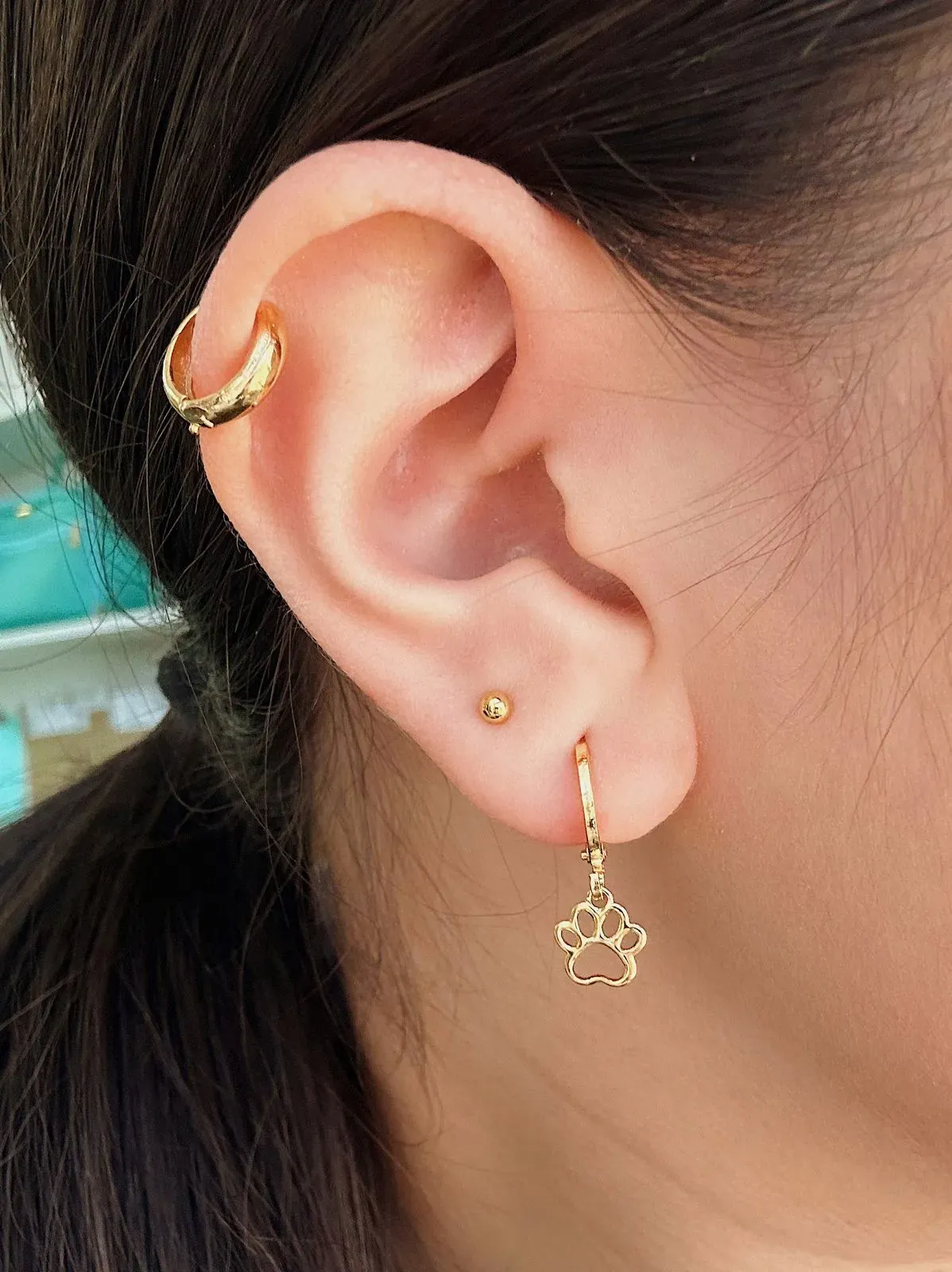 BRINCO ARGOLA PATINHA VAZADA. BANHADO A OURO 18K.