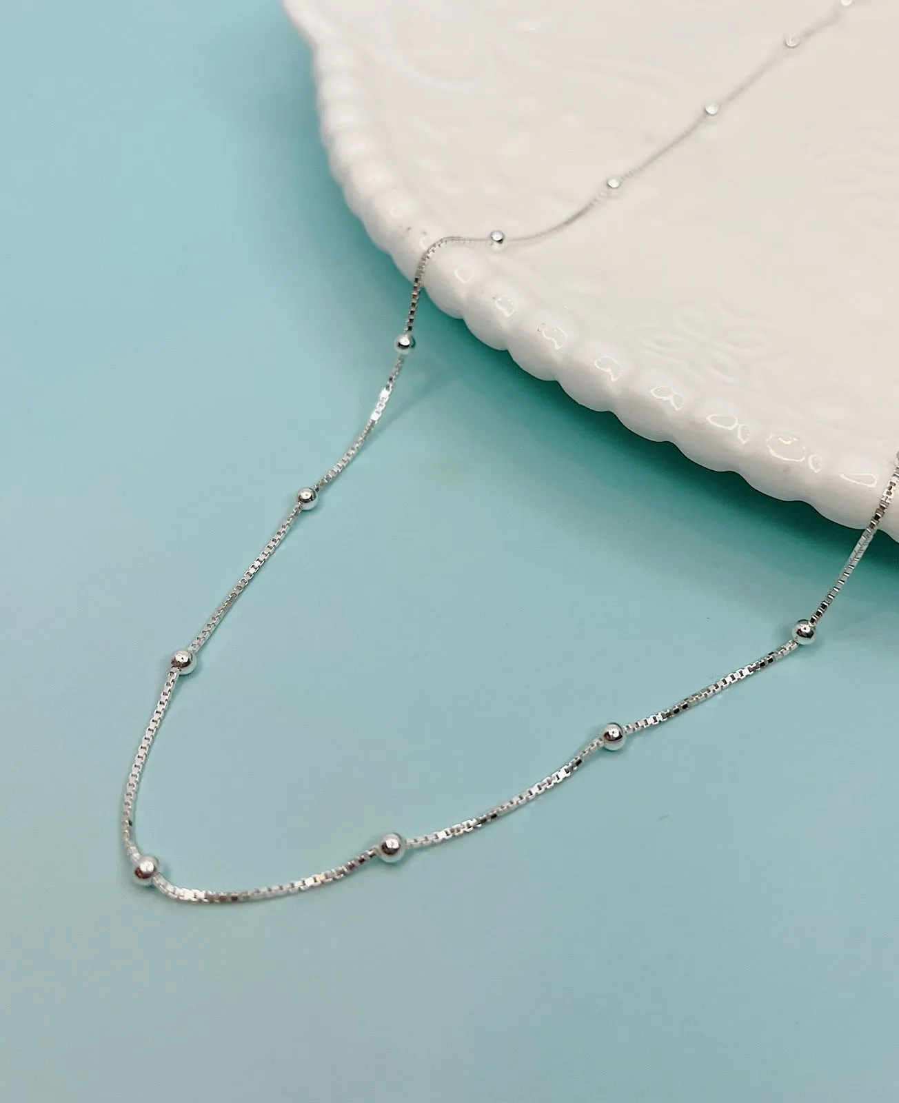 COLAR VENEZIANA COM BOLINHAS. 45CM DE COMPRIMENTO. EM PRATA 925.