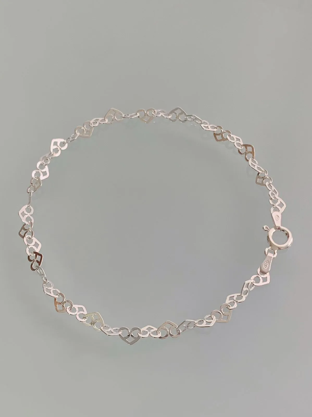PULSEIRA PRETZEL. 18,5CM DE COMPRIMENTO. EM PRATA 925.