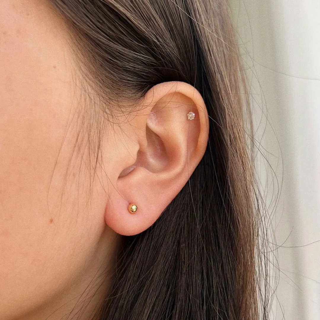 BRINCO BOLINHA LISA 3MM. BANHADO A OURO 18K.