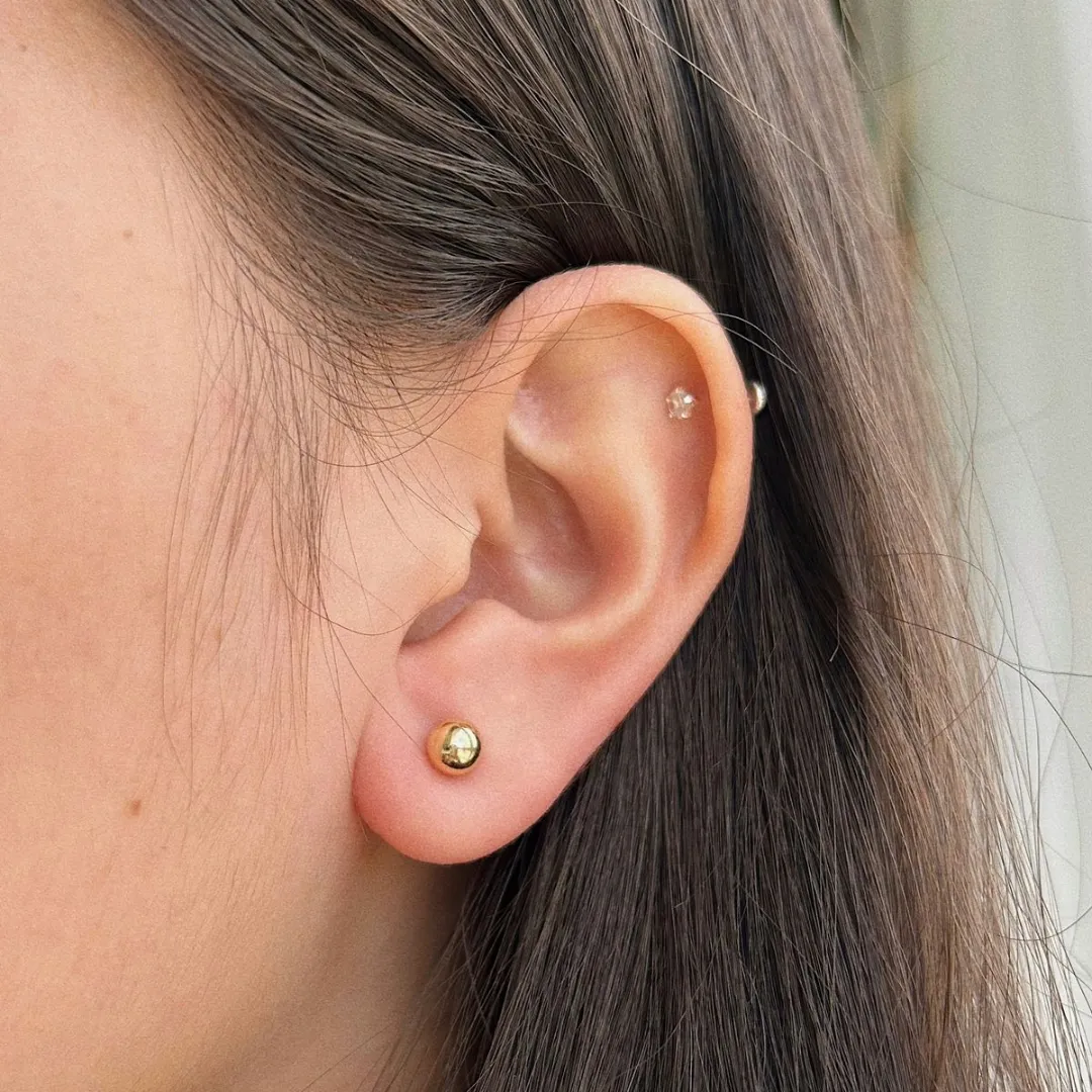 BRINCO BOLINHA LISA 5MM. BANHADO A OURO 18K.
