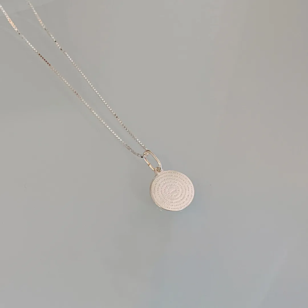 COLAR COM MEDALHA DO PAI NOSSO DE 1CM. 45CM DE COMPRIMENTO. EM PRATA 925.