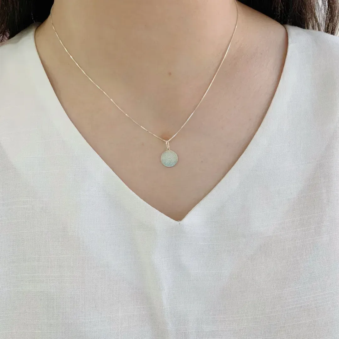 COLAR COM MEDALHA DO PAI NOSSO DE 1CM. 45CM DE COMPRIMENTO. EM PRATA 925.