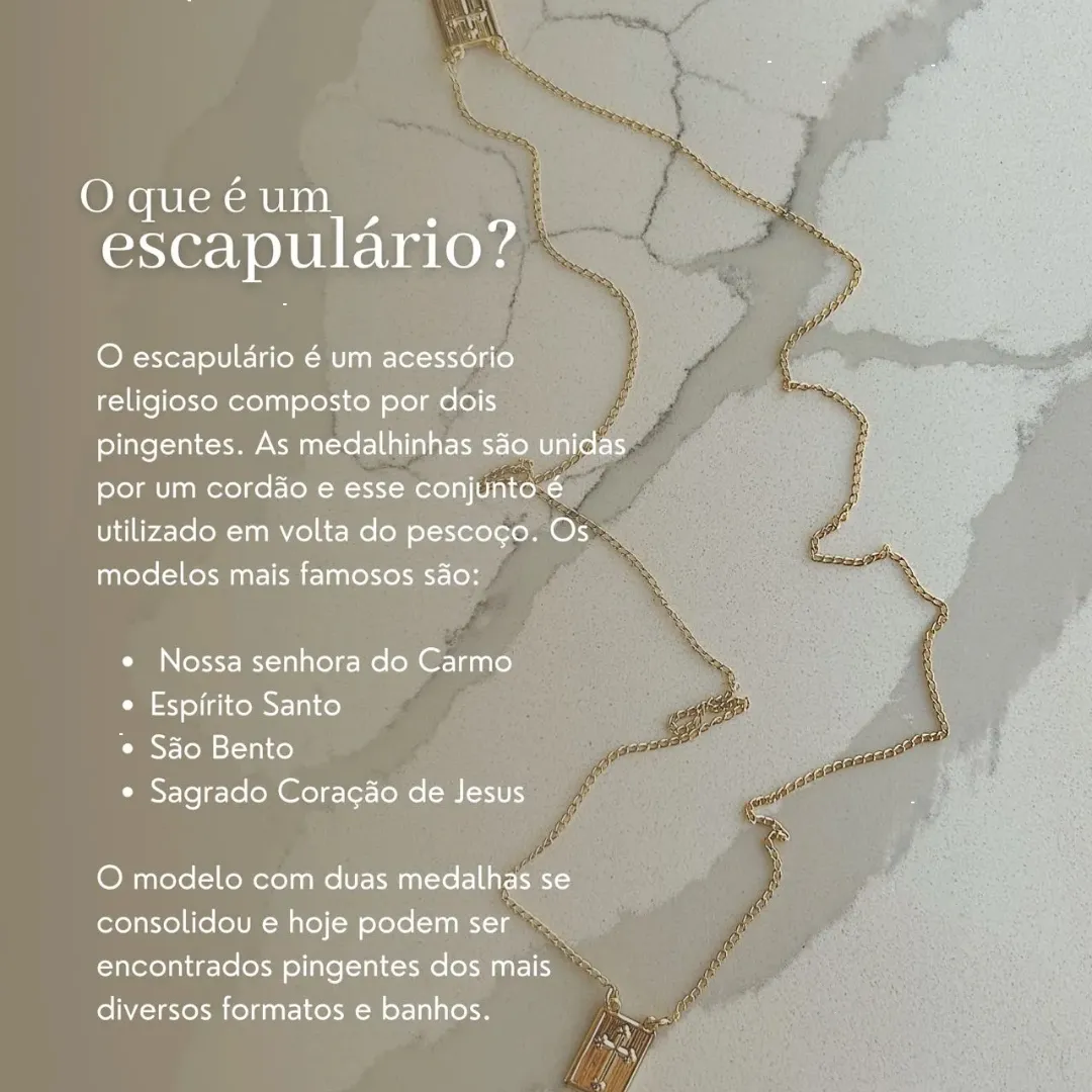 COLAR ESCAPULÁRIO PAI NOSSO. 60CM DE COMPRIMENTO. PLACA COM 1,5CM. EM PRATA 925.