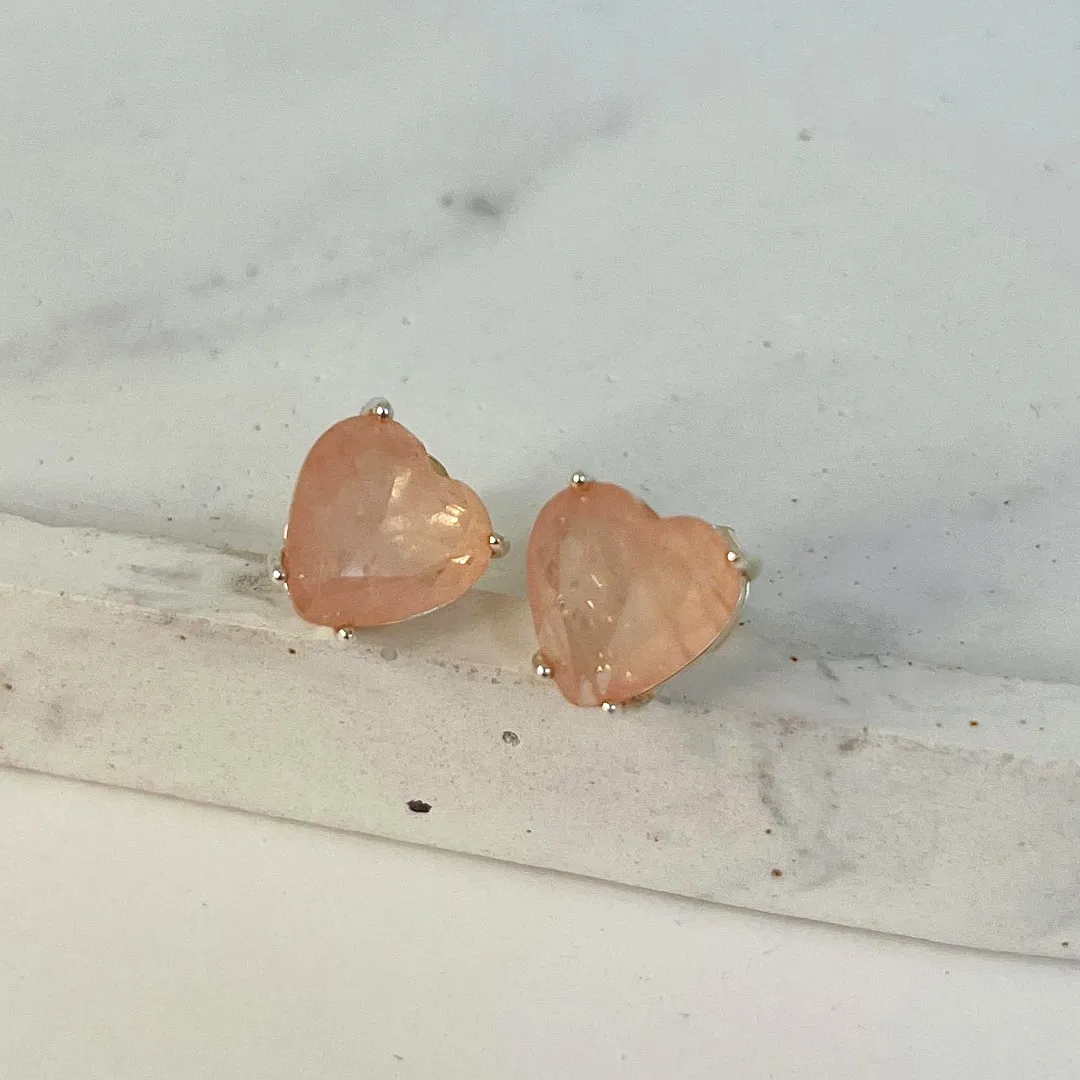 BRINCO CORAÇÃO PEDRA ROSA. EM PRATA 925.