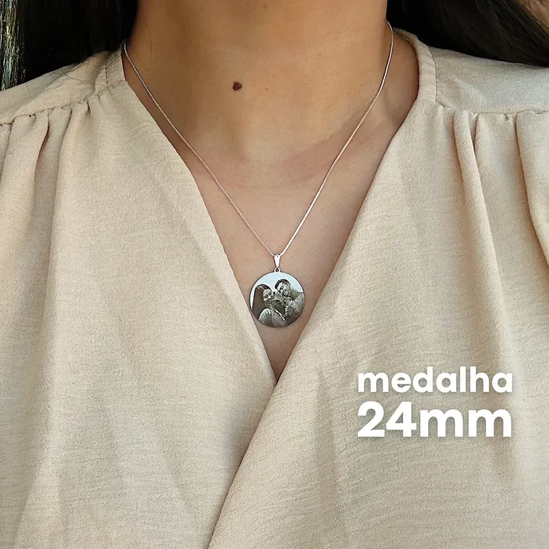 PINGENTE PERSONALIZADO MEDALHA 24MM PRATEADO. BANHADO A  PRATA.