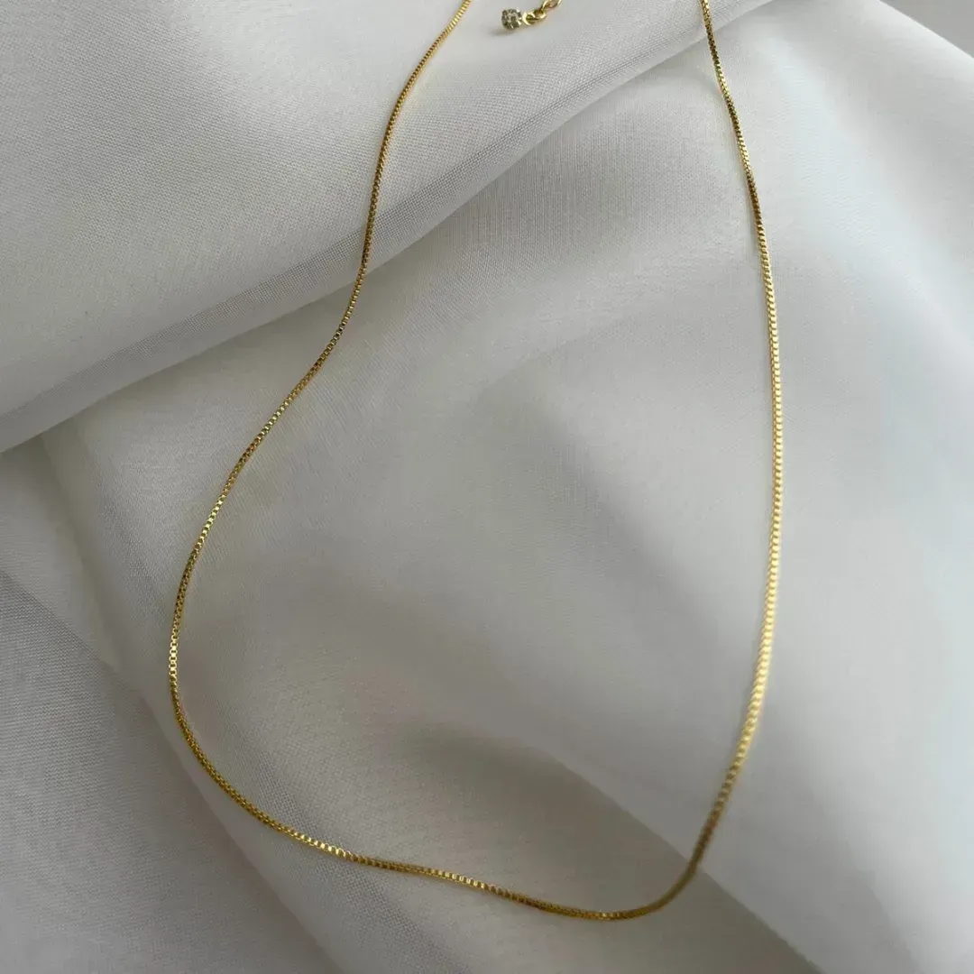 COLAR VENEZIANA MH. 45CM DE COMPRIMENTO E 5CM DE REGULAGEM. BANHADO A OURO 18K.