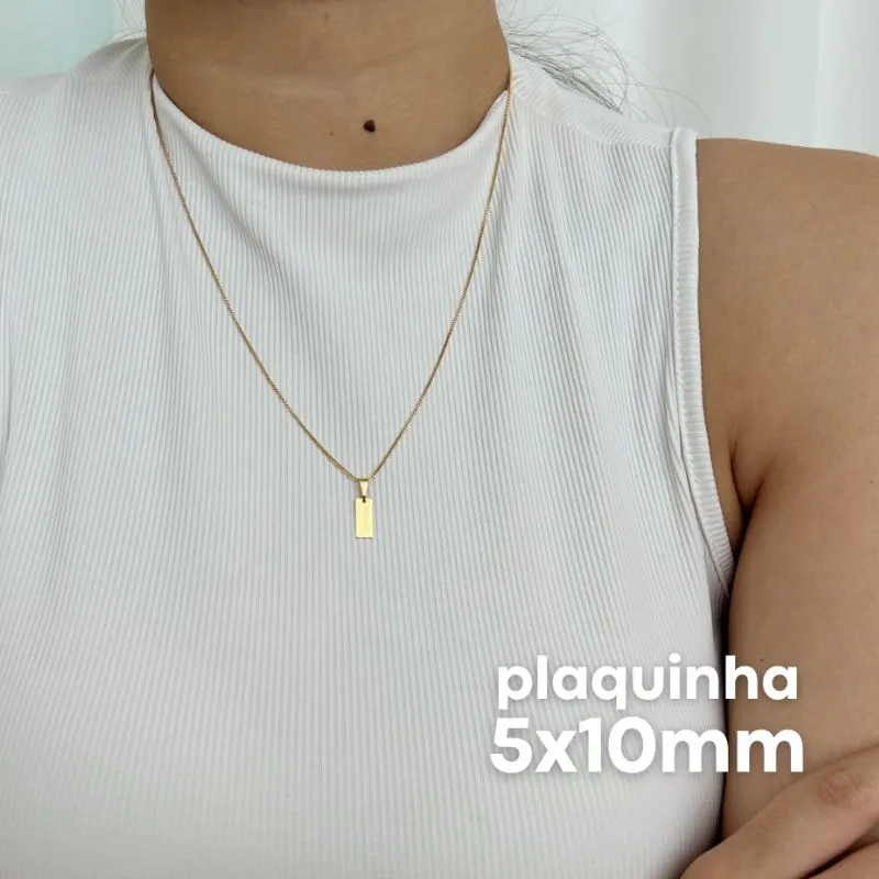 COLAR PERSONALIZADO PLAQUINHA 5X10MM DOURADA. 45CM DE COMPRIMENTO E 5CM DE REGULAGEM. BANHADO A OURO 18K.