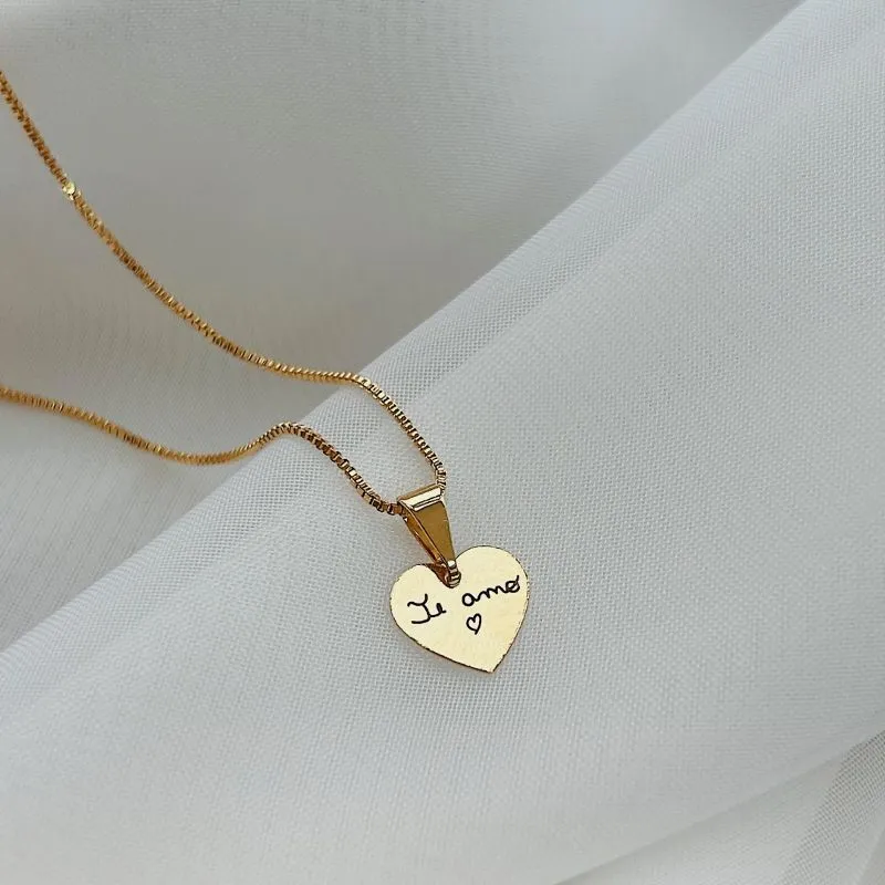 PINGENTE PERSONALIZADO MEDALHA CORAÇÃO 10MM DOURADO. BANHADO A OURO 18K.