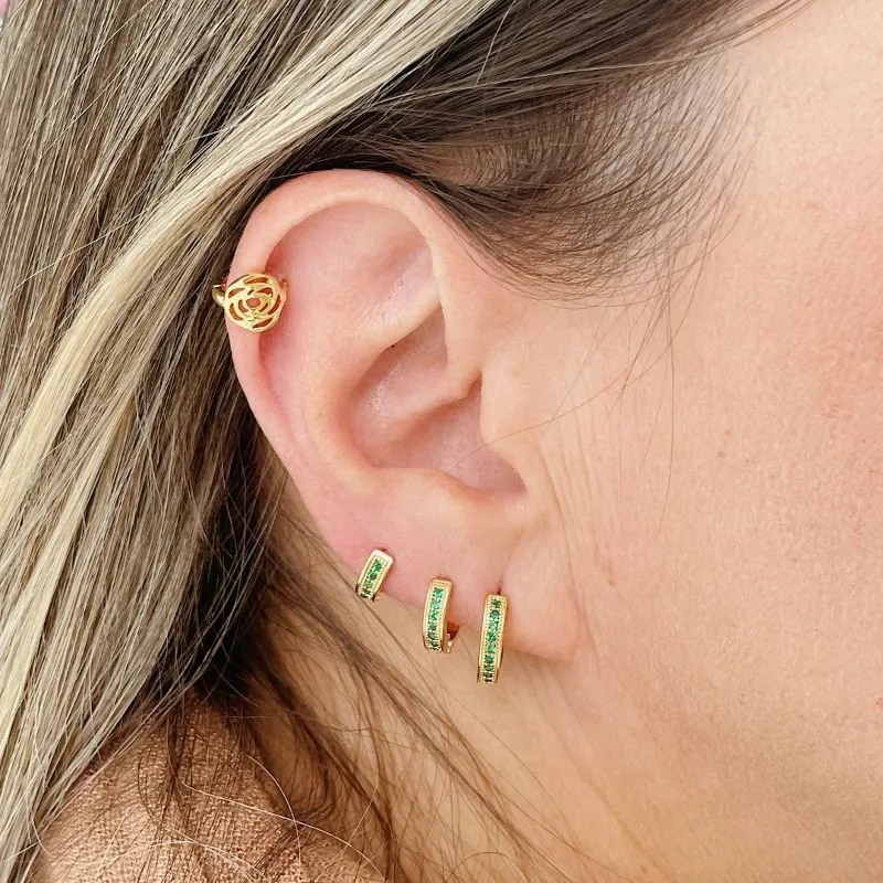 TRIO ARGOLA CRAVEJADO VERDE ESMERALDA. TAMANHO P/M/G. BANHADO A OURO 18K.