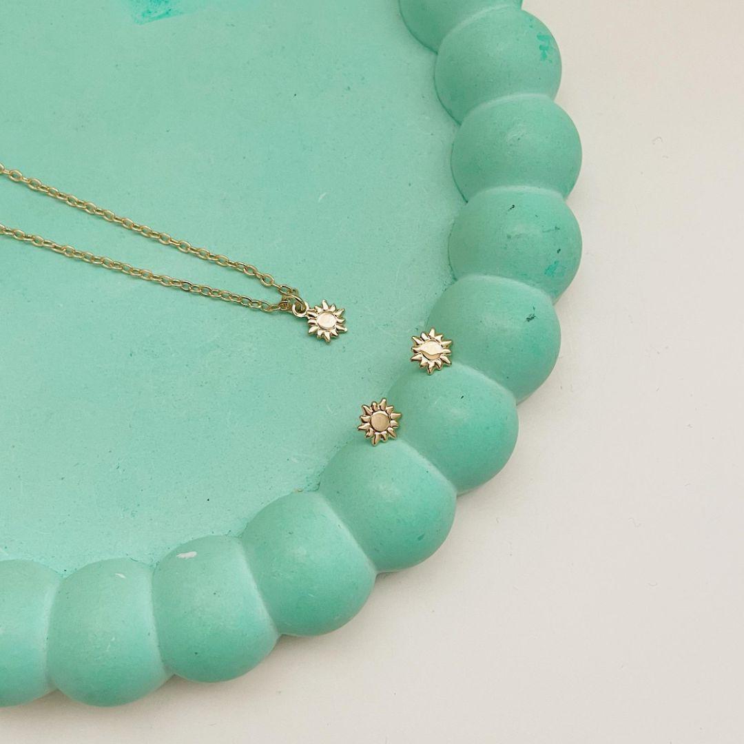 CONJUNTO INFANTIL SOL. 35CM DE COMPRIMENTO E 5CM DE REGULAGEM. BANHADO A OURO 18K.